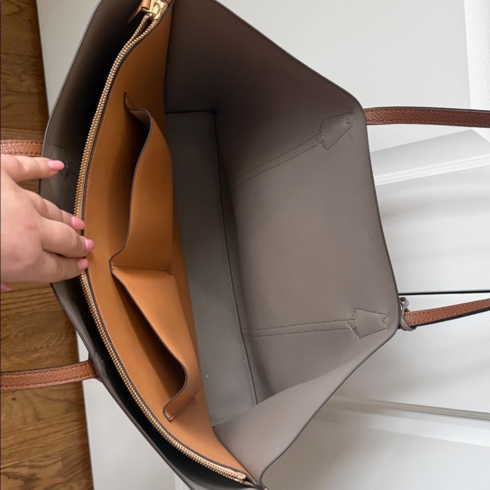 Tory Burch Tan Leather Perry Tote - Picture 6 of 11